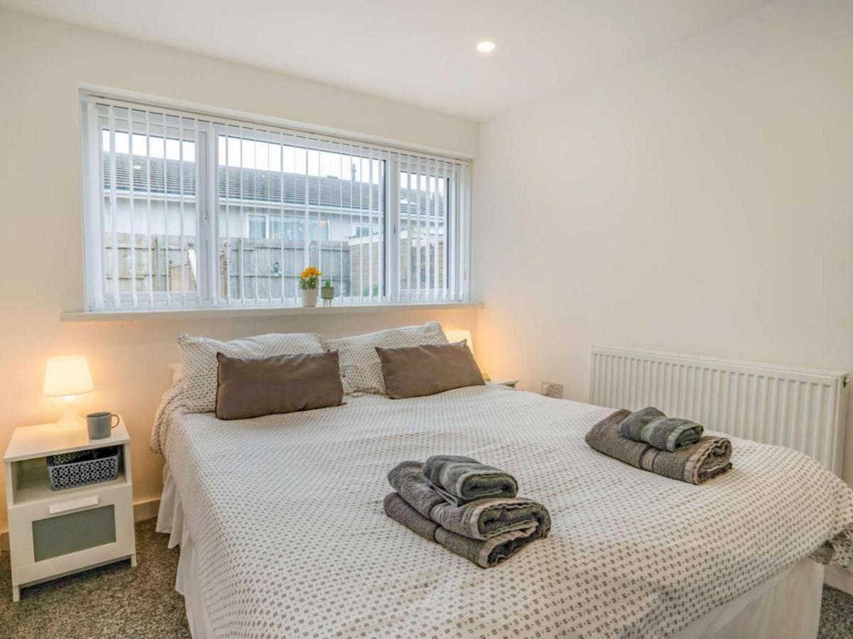 3-Bed 5-6 Berth Modernised Bungalow! Tenby Exteriör bild