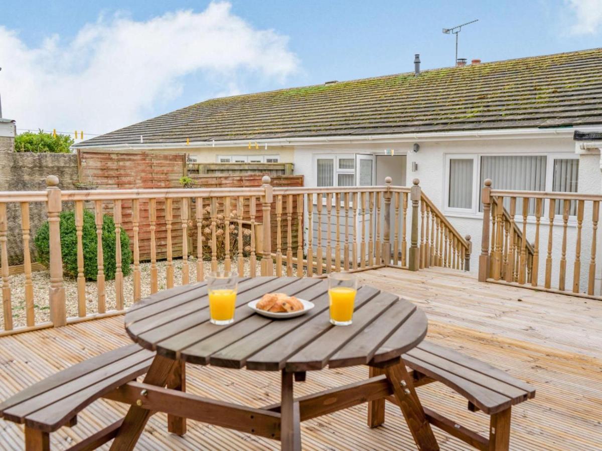 3-Bed 5-6 Berth Modernised Bungalow! Tenby Exteriör bild