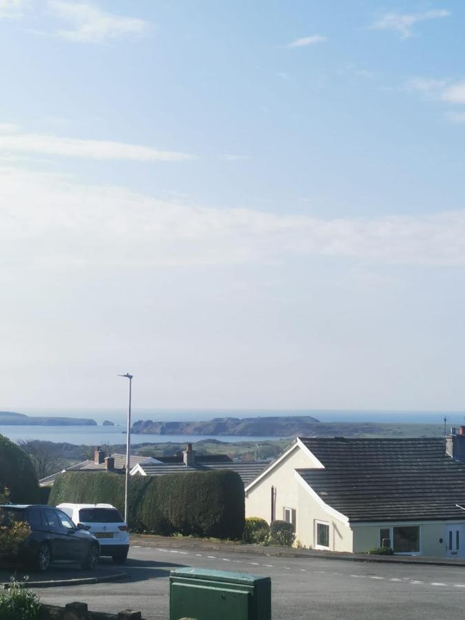 3-Bed 5-6 Berth Modernised Bungalow! Tenby Exteriör bild